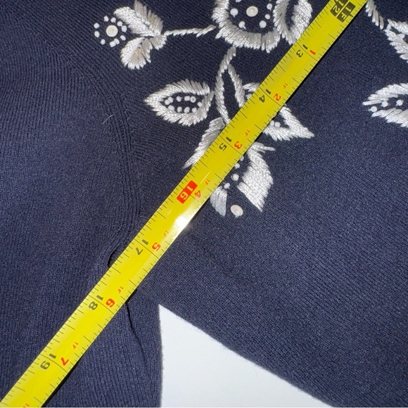 Ann Taylor Loft Woman’s Top Button Down Embroidered Cardigan Sweater Size M - Picture 11 of 13
